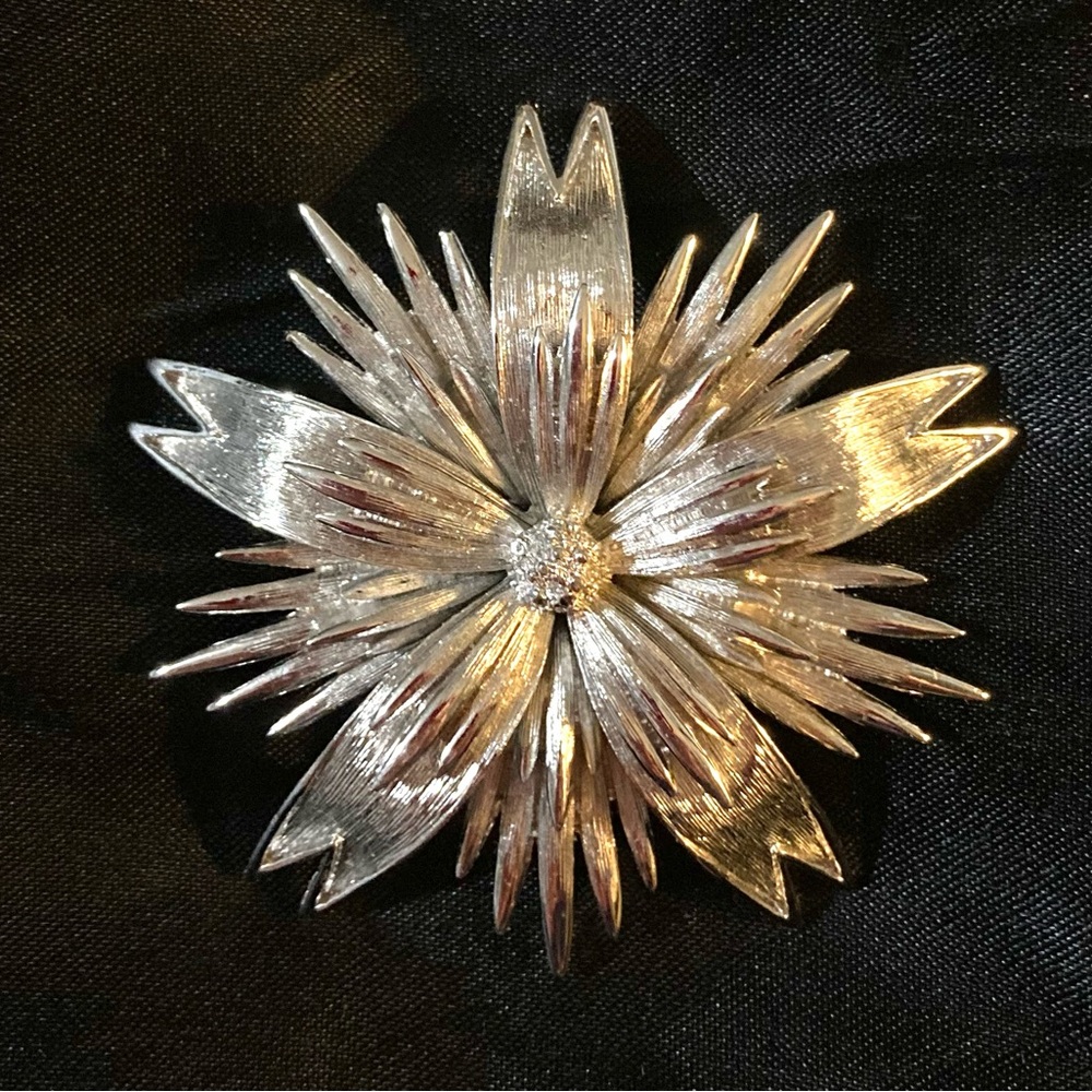 Vintage Silver Flower Brooch Day Lily Dahlia Monet Mid Century MOD Floral Pin